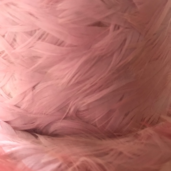 Mid century pink feathered hat - Picture 3 of 7